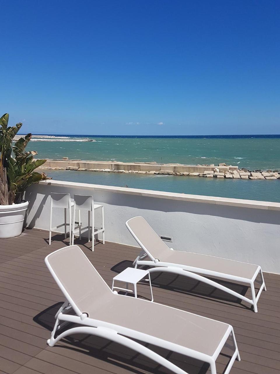 Moma Molfetta Mare Bed and Breakfast Buitenkant foto
